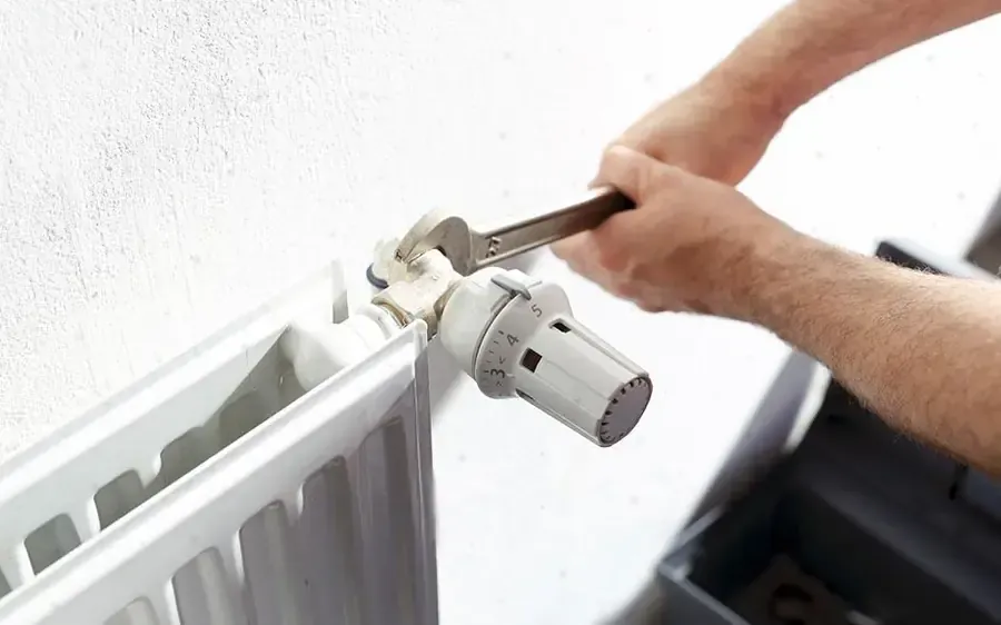Remplacement d'une tête thermostatique de radiateur en Yvelines